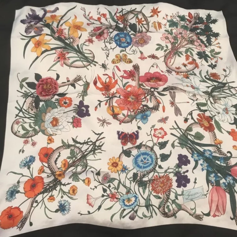 Gucci Silk Scarf Snakes Flowers 35”x 35” MSRP $495